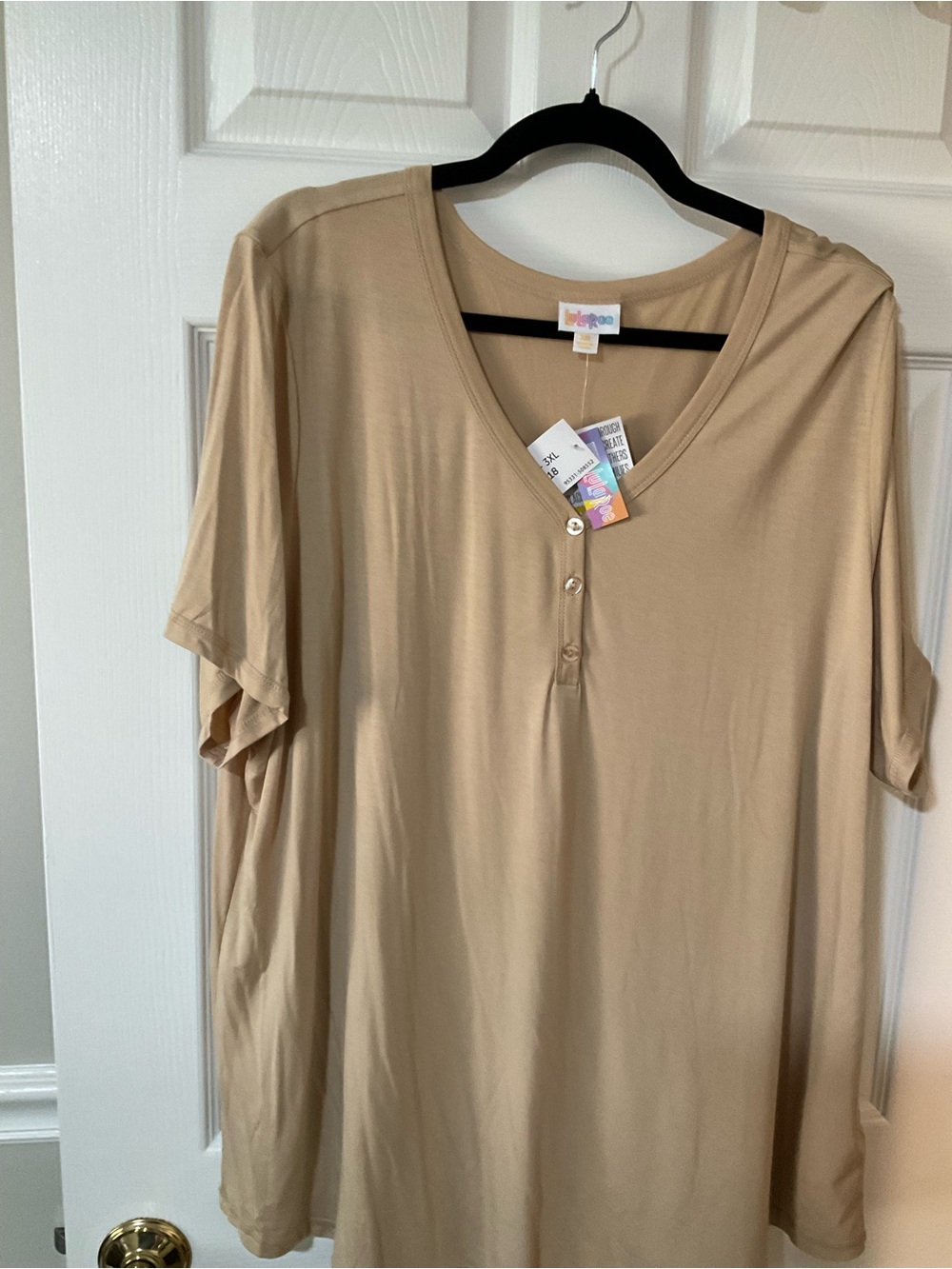 NWT LuLaRoe 3X Beige Bailey Short Sleeve Henley Top - Picture 2 of 5